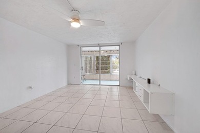 Welcome to this thoughtfully renovated, one-bedroom - photo 7