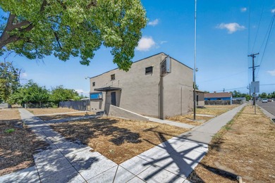 2523 sq ft commercial/ mixed use building on 17,500 sq ft lot - photo 2