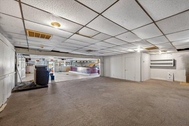 2523 sq ft commercial/ mixed use building on 17,500 sq ft lot - photo 10
