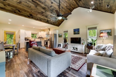 Come see this charming cottage in Hayesville. The home offers