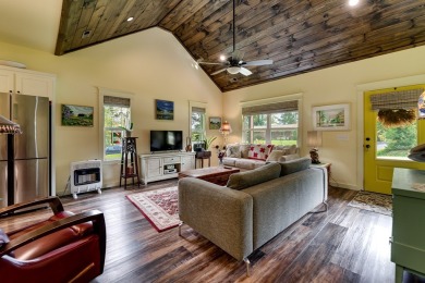 Come see this charming cottage in Hayesville. The home offers