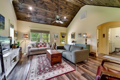 Come see this charming cottage in Hayesville. The home offers