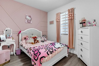 Discover modern living in this stylish 3-bedroom, 2.5-bathroom - photo 12