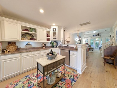 Well maintained and updated 3 bedroom, 3 1/2 bathroom with a - photo 16