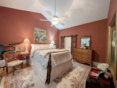 Well maintained and updated 3 bedroom, 3 1/2 bathroom with a - photo 25