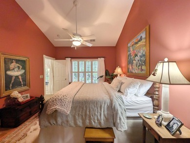 Well maintained and updated 3 bedroom, 3 1/2 bathroom with a - photo 27