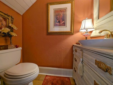Well maintained and updated 3 bedroom, 3 1/2 bathroom with a - photo 31