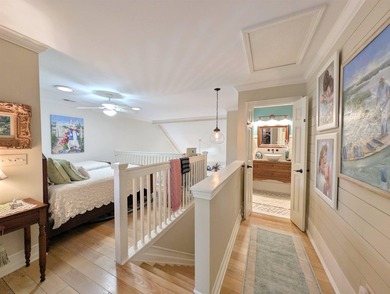 Well maintained and updated 3 bedroom, 3 1/2 bathroom with a - photo 42
