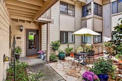 Perfection!! End unit in The Villages! Beautifully updated - photo 2