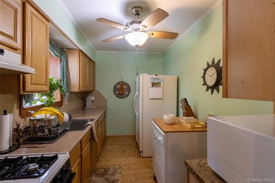 Welcome To The Sought After Lawrence Farms Area!!! This 1947 - photo 19