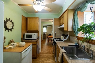 Welcome To The Sought After Lawrence Farms Area!!! This 1947 - photo 20