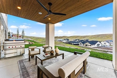 Experience modern mountain luxury in this custom 2026 Parade - photo 21