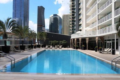 Wow! Spectacular unit with 2 bedrooms and 2 bathrooms located at - photo 2