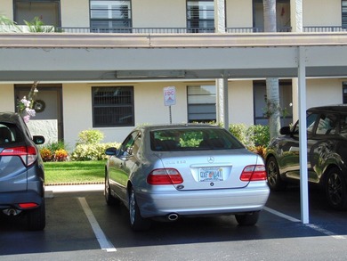 FIRST FLOOR. MOVE IN READY. COVERED PARKING. IMMACULATE JUMBO - photo 5