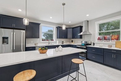 Welcome to a stunning new construction contemporary colonial - photo 8