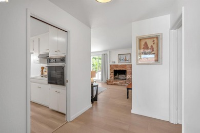 Charming upper May Valley 3 bedroom/ 2 bath home with a - photo 5