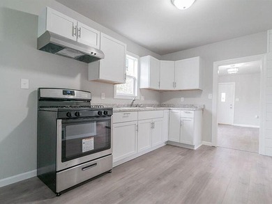 Great home for a first-time buyer or investor, conveniently - photo 7