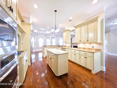 Stunning Custom-Built Home with Attached MIL (Mother-In-Law) - photo 18