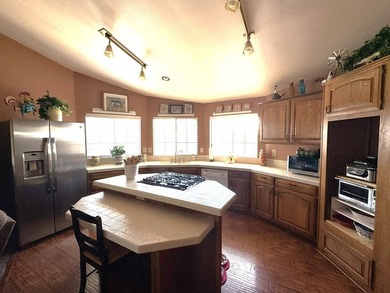 Welcome Home in THE LAKES AT HEMET WEST 55 plus Beautiful 2Br - photo 8