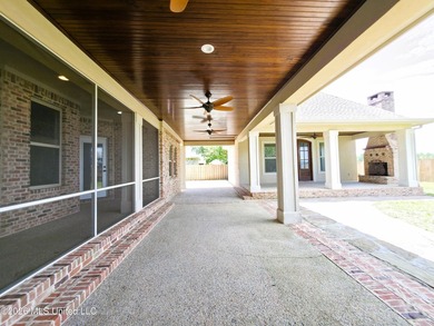 Stunning Custom-Built Home with Attached MIL (Mother-In-Law) - photo 43