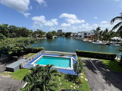 Welcome to your own slice of paradise! Bay Vista Towers is - photo 3