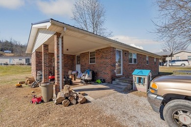 (private lake, pond, creek) Home For Sale in Celina Tennessee