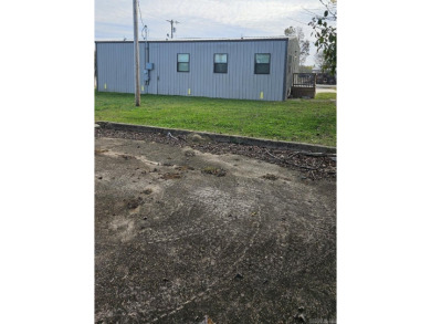 Great Commercial location newer building , handicap accessible