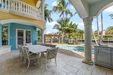 Priced to sell! Custom 4 BR/4.5 BA waterfront residence with - photo 27