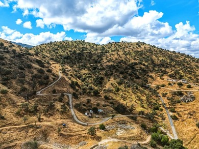 Rare opportunity to own 46.73 acres overlooking Lake Kaweah with - photo 3