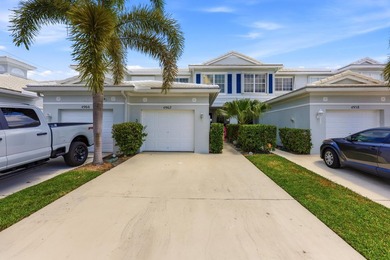 Move-In Ready 3-Bedroom Townhome! Freshly painted and - photo 2