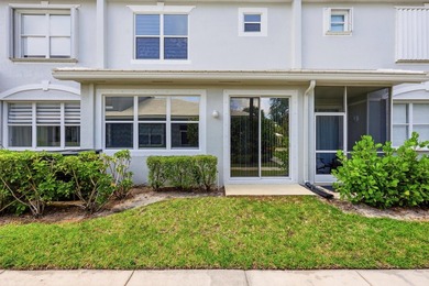 Move-In Ready 3-Bedroom Townhome! Freshly painted and - photo 4
