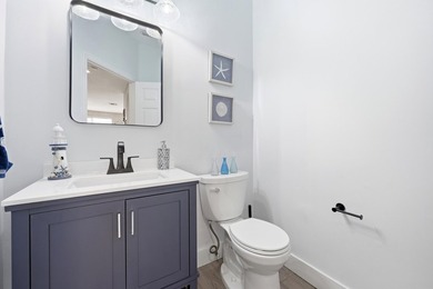 Move-In Ready 3-Bedroom Townhome! Freshly painted and - photo 6