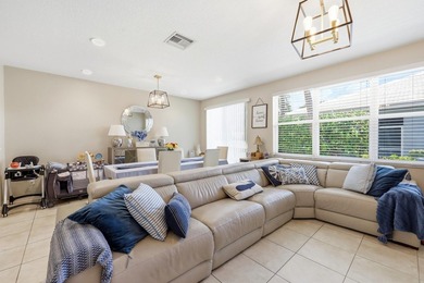 Move-In Ready 3-Bedroom Townhome! Freshly painted and - photo 7