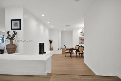 Set on one of Hollywood's most beautiful tree-lined streets in - photo 4