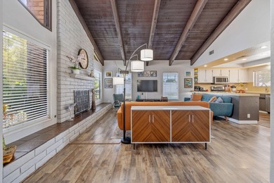 700 W Pine is Exeter's most sought-after addresses. This - photo 7