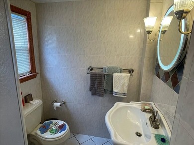 Beautifully renovated Colonial located in a desirable Riverside - photo 11