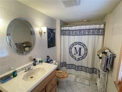 Beautifully renovated Colonial located in a desirable Riverside - photo 18