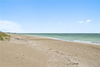Discover a rare jewel on South Hutchinson Island: a combined 20+ - photo 19