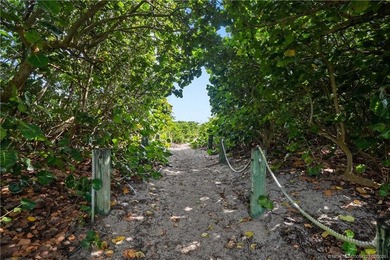 Discover a rare jewel on South Hutchinson Island: a combined 20+ - photo 20
