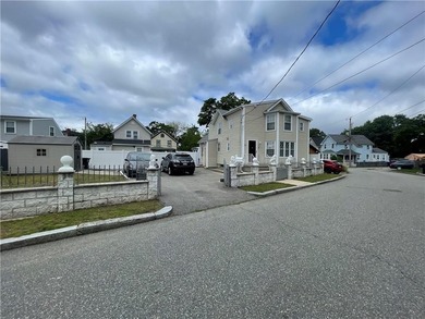 Beautifully renovated Colonial located in a desirable Riverside - photo 24