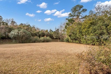 Furnished and move-in ready, this well-maintained 3-bedroom - photo 31