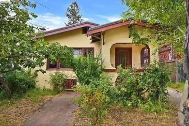 Located in the heart of South Berkeley, this property presents - photo 1