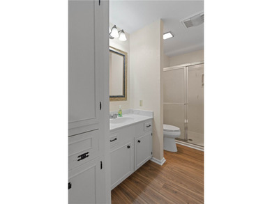 Welcome to 913 Pyramid Dr., a spacious and versatile home - photo 13