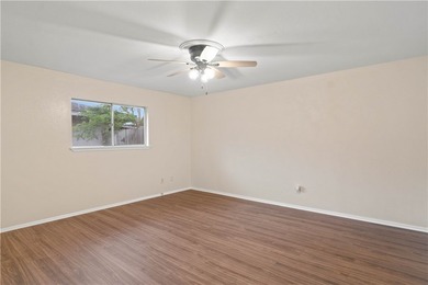 Welcome to 913 Pyramid Dr., a spacious and versatile home - photo 15