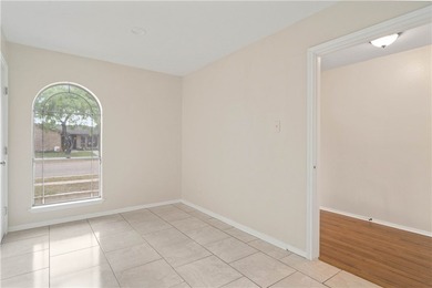 Welcome to 913 Pyramid Dr., a spacious and versatile home - photo 19