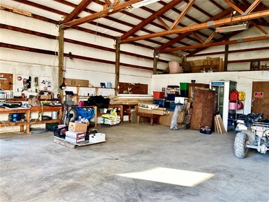 Motivated Seller wanting a quick close. Cash consideration - photo 11