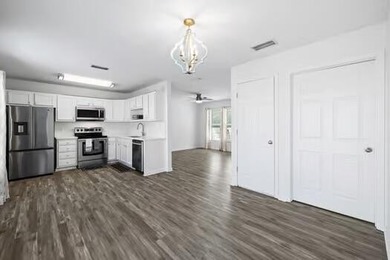 Prime Investment Opportunity! Discover a rare and versatile - photo 14