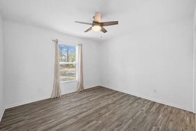 Prime Investment Opportunity! Discover a rare and versatile - photo 16