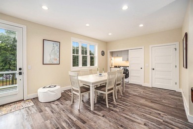 3-bedroom, 2.5-bath custom home just three doors from Lake - photo 10