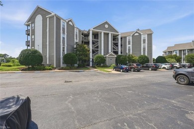 Wake up to beautiful waterfront views from this charming - photo 2